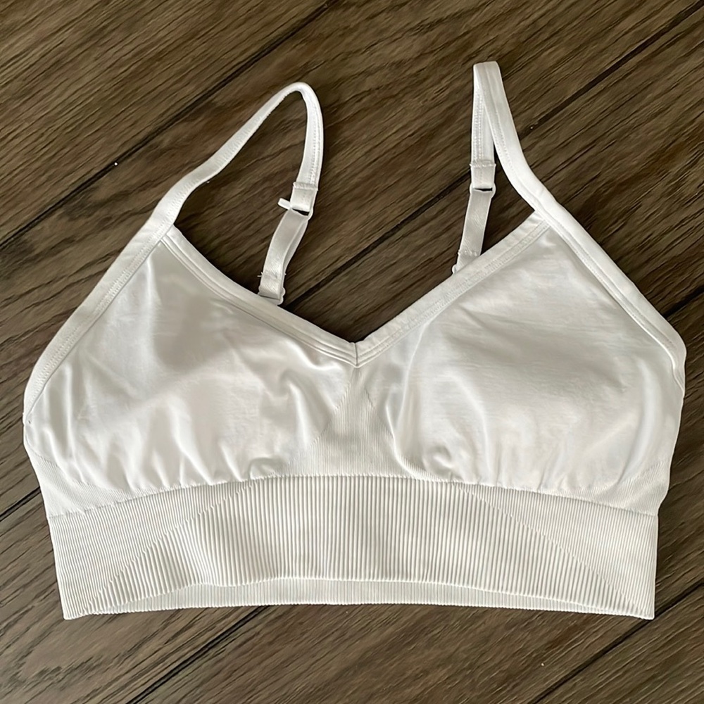 Lululemon Ebb to Street bra